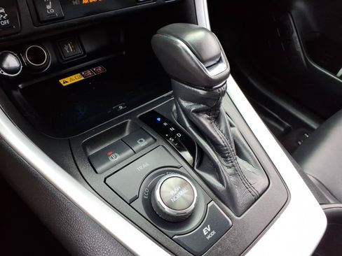 Used 2024 Toyota RAV4 XSE w/ Advanced Technology Package AWD/4WD image 19