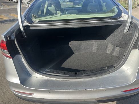 Used 2019 Ford Fusion SE image 16