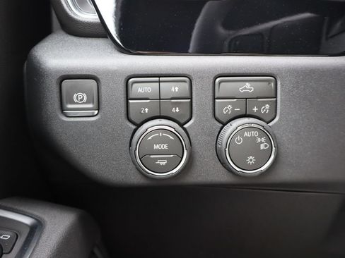 New 2026 Chevrolet Silverado 1500 LT w/ Z71 Off-Road Package AWD/4WD image 12
