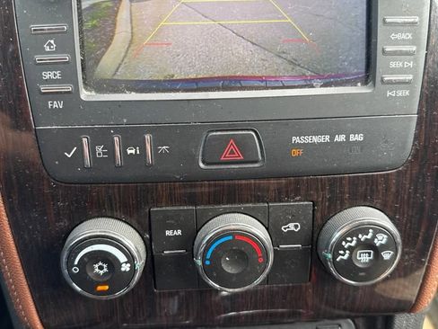 Used 2015 Chevrolet Traverse LT FWD image 18