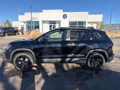 New 2025 Volkswagen Taos SE image 2