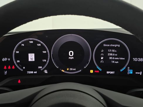 Certified 2025 Porsche Taycan image 15