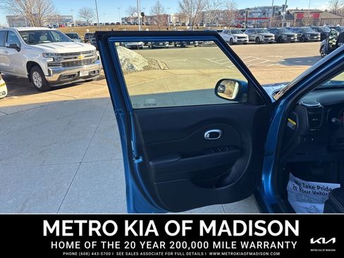 Used 2016 Kia Soul + w/ Designer's Package image 11