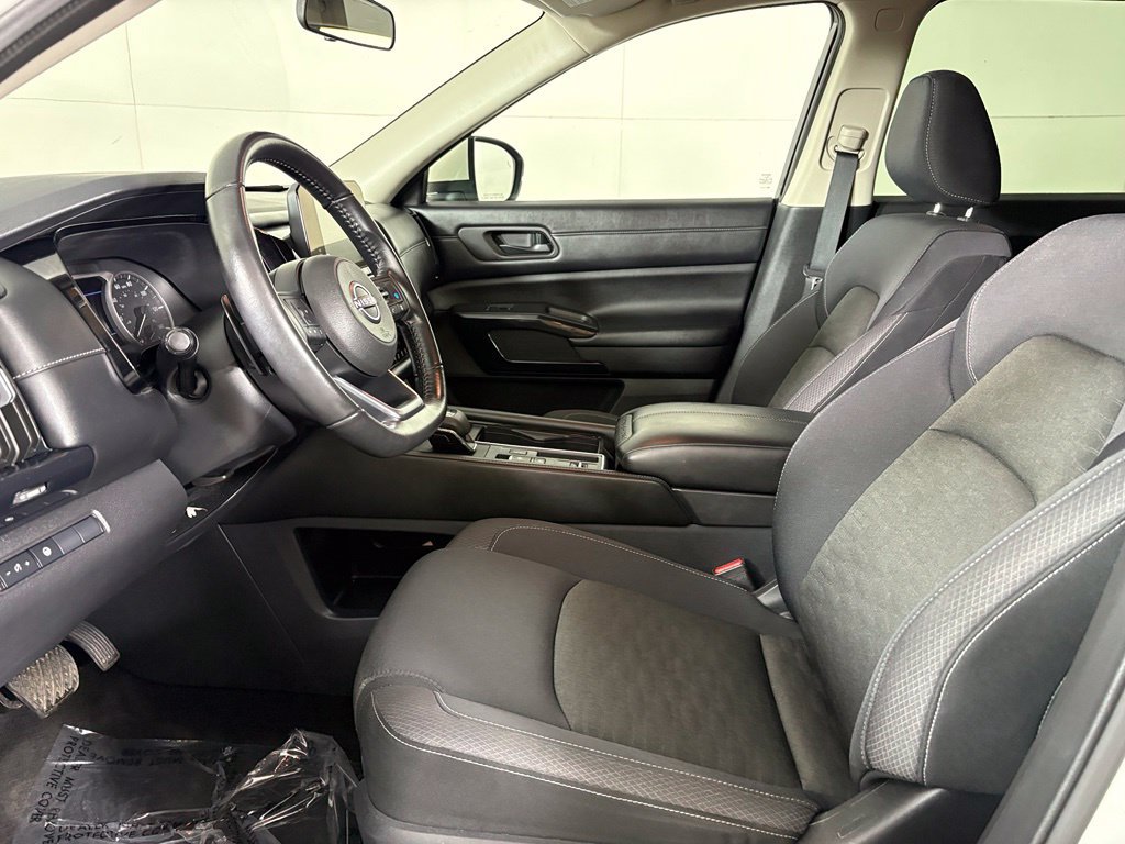 Used 2024 Nissan Pathfinder SV FWD image 21