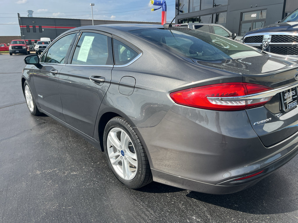 Used 2018 Ford Fusion SE FWD image 11