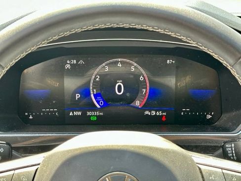 Used 2024 Volkswagen Tiguan SE AWD/4WD image 36