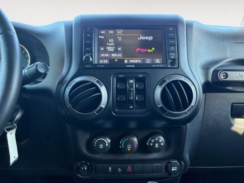 Used 2017 Jeep Wrangler Unlimited Sport w/ Quick Order Package 24S AWD/4WD image 12
