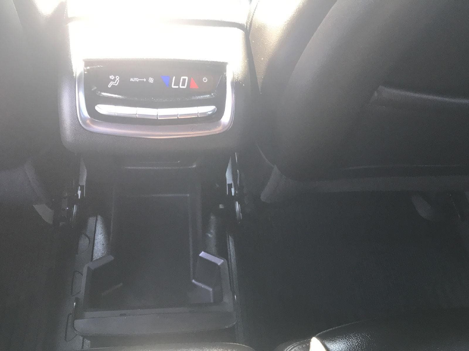 Certified 2024 Cadillac XT6 Luxury w/ LPO, Floor Liner Package AWD/4WD image 15