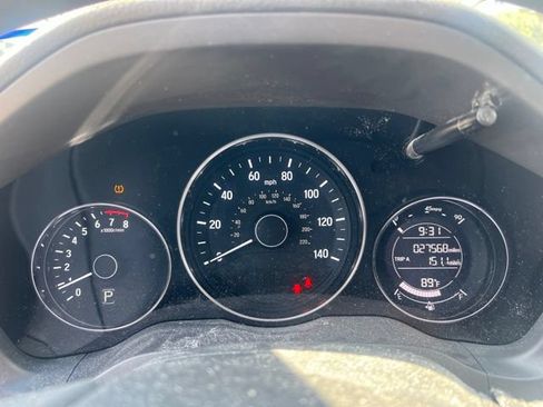 Used 2017 Honda HR-V EX image 2