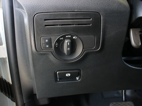 Used 2022 Mercedes-Benz Metris image 19