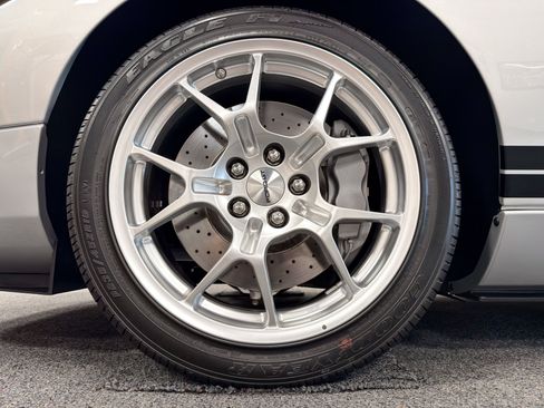 Used 2005 Ford GT RWD image 17