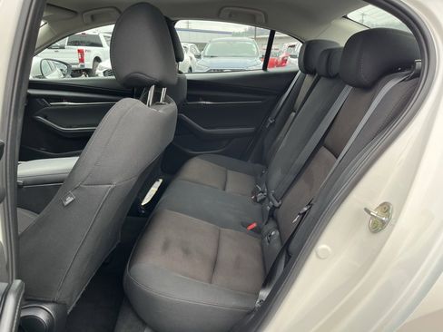 Used 2022 MAZDA MAZDA3 s image 29