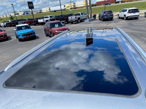 Used 2026 GMC Yukon Denali w/ Sun & Power Step Package AWD/4WD image 10