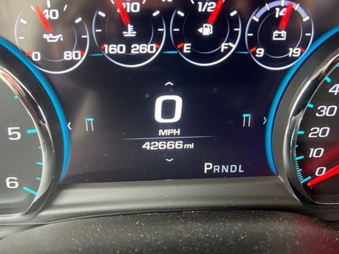 Used 2019 Chevrolet Suburban Premier AWD/4WD image 11