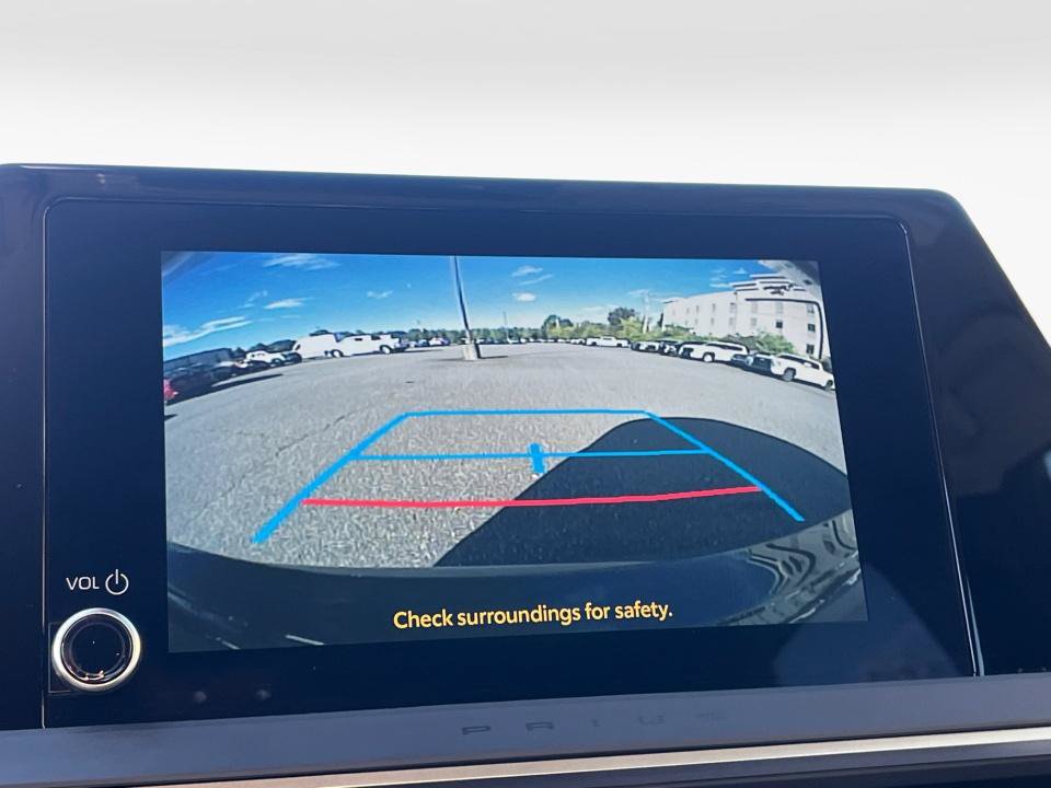 Used 2025 Toyota Prius XLE FWD image 19