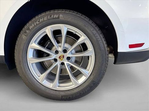 Used 2026 Porsche Macan AWD/4WD image 25