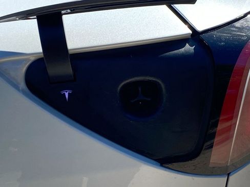 Used 2023 Tesla Model 3 Standard Range image 21