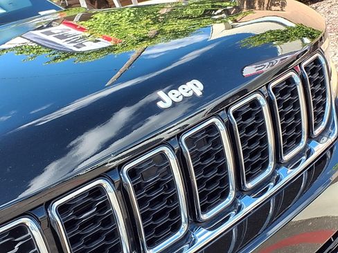 Certified 2025 Jeep Grand Cherokee Limited AWD/4WD image 33