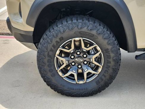 Used 2024 Chevrolet Colorado ZR2 w/ ZR2 Convenience Package III AWD/4WD image 7