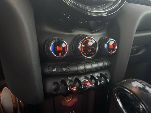 Used 2017 MINI Cooper S image 11