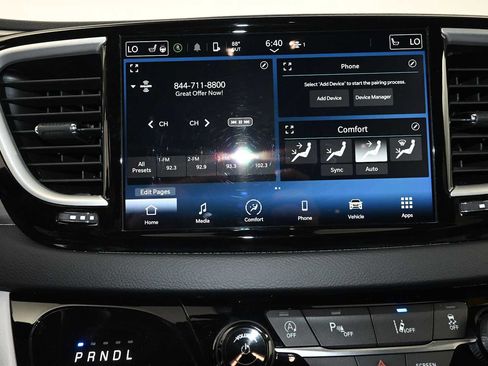 Used 2023 Chrysler Pacifica Touring-L FWD image 20