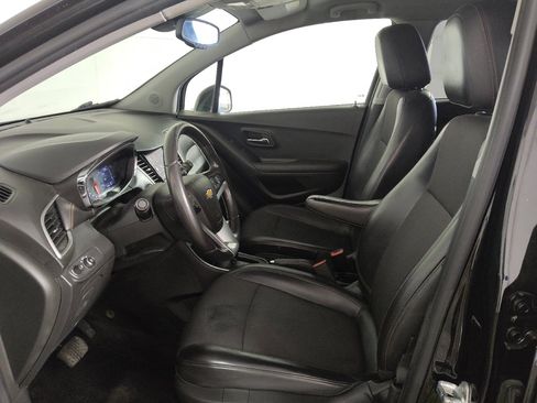 Used 2020 Chevrolet Trax LT w/ LT Convenience Package FWD image 17