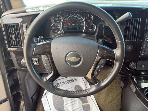 Used 2014 Chevrolet Express 1500 AWD image 9