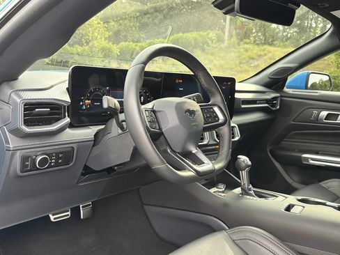 Used 2025 Ford Mustang Premium RWD image 10