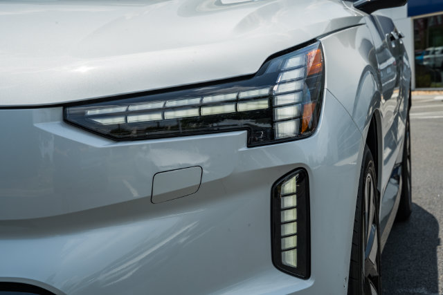 New 2026 Volvo EX90 Ultra AWD/4WD image 13