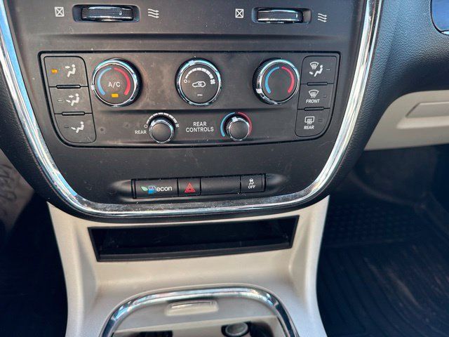 Used 2019 Dodge Grand Caravan SXT FWD image 18