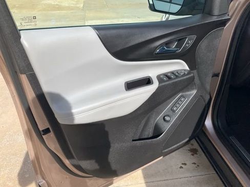 Used 2018 Chevrolet Equinox Premier image 5