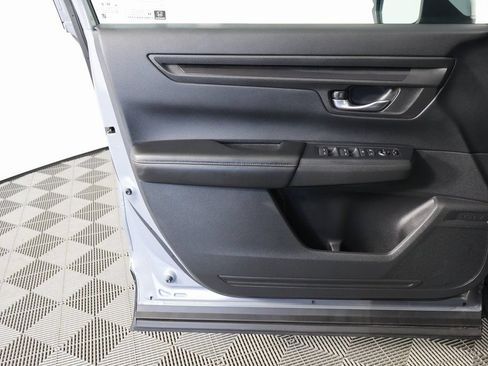 Used 2025 Honda CR-V LX image 12