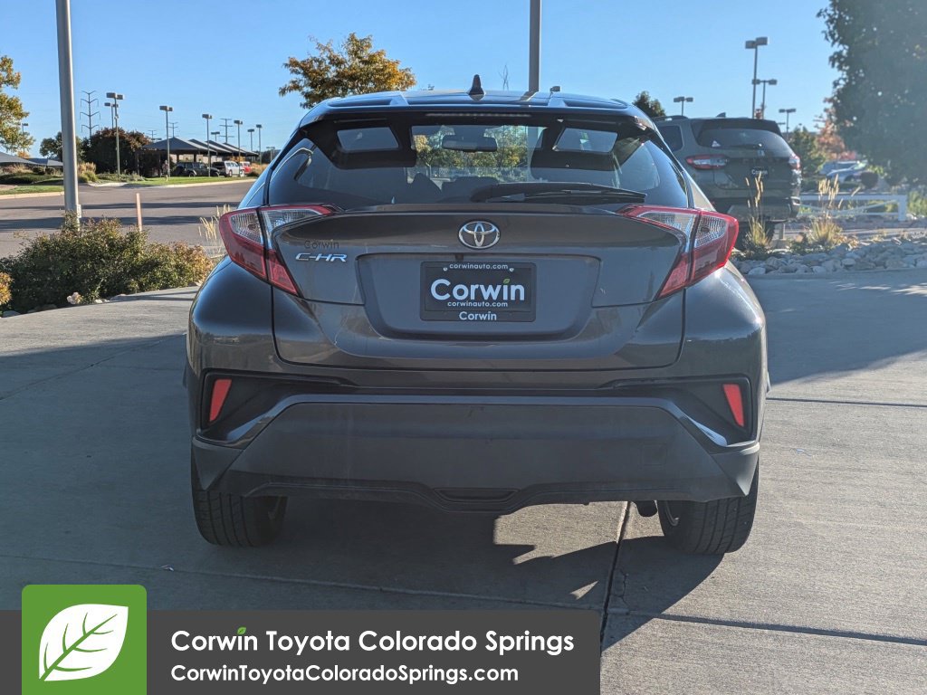 Used 2019 Toyota C-HR XLE FWD image 4