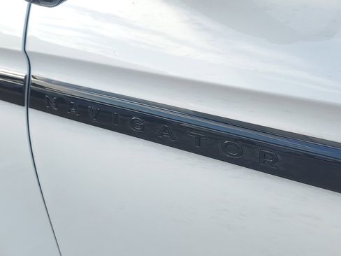 New 2025 Lincoln Navigator L Reserve w/ Jet Appearance Package image 7