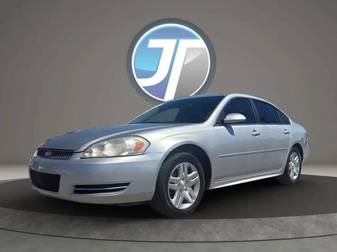 Used 2013 Chevrolet Impala LT w/ LT Sunroof Package FWD image 27