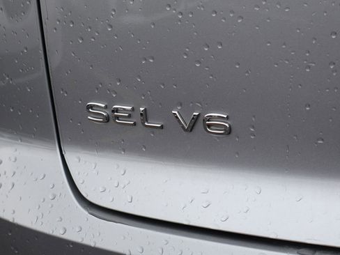 Certified 2022 Volkswagen Atlas Cross Sport SEL R-Line image 21