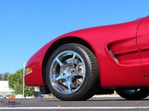 Used 2004 Chevrolet Corvette Convertible w/ Preferred Equipment Group image 26