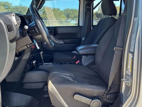 Used 2016 Jeep Wrangler Unlimited Sport w/ Connectivity Group image 10