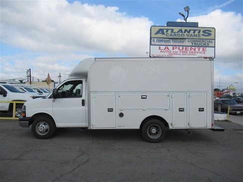 Used 2016 Chevrolet Express 3500 image 4