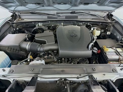 Used 2022 Toyota Tacoma SR5 image 28
