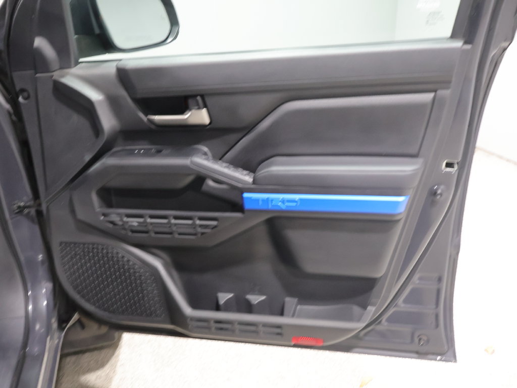 Used 2025 Toyota Tacoma TRD Sport AWD/4WD image 23