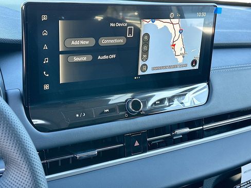 New 2025 Mitsubishi Outlander SE image 10