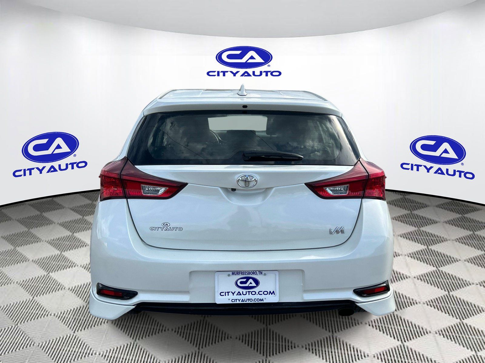 Used 2017 Toyota Corolla iM w/ All-Weather Mat Package FWD image 4