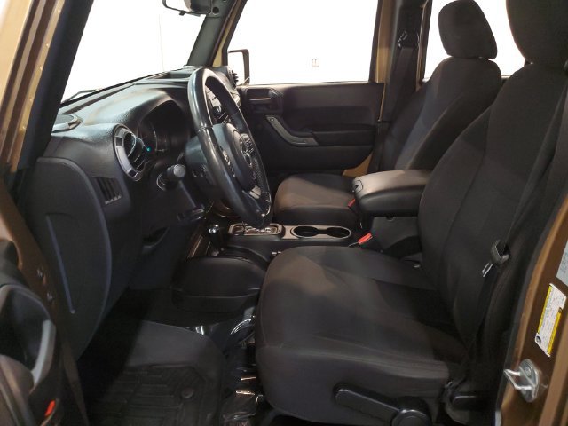 Used 2015 Jeep Wrangler Unlimited Sport w/ Connectivity Group AWD/4WD image 11