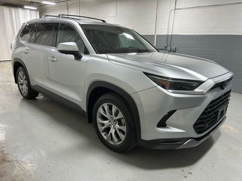 Used 2024 Toyota Grand Highlander Limited image 4