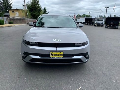 New 2025 Hyundai Ioniq 5 SE image 9