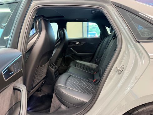 Used 2019 Audi S4 Premium Plus w/ Premium Plus Package AWD/4WD image 25