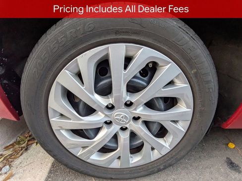 Used 2018 Toyota Corolla LE FWD image 9