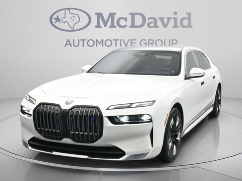 Used 2023 BMW i7 xDrive60 AWD/4WD image 4