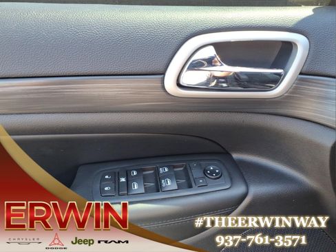Used 2020 Jeep Grand Cherokee Altitude AWD/4WD image 11